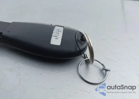 2013 Jeep Grand Cherokee Laredo z USA, uszkodzony, nr VIN 1C4RJFAG3DC639741